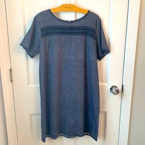 Ann Taylor chambray shift dress with eyelet trim, size 14 excellent condition